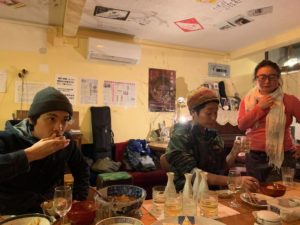 カズ、飲みすぎてまたカップ割らないように。